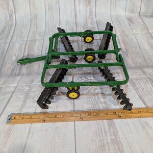Vintage 1/16 Ertl John Deere 220 Center Fold Disk Farm Toy